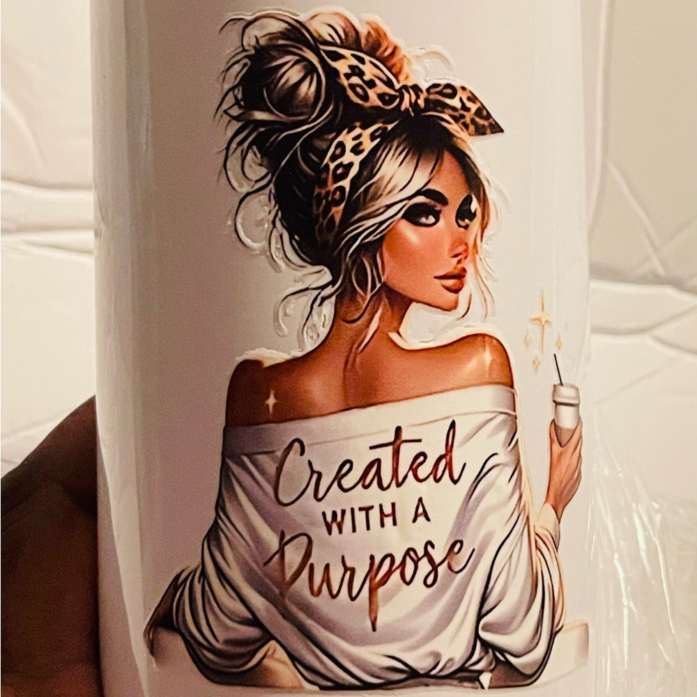 Stylish Tumbler with Artistic Design